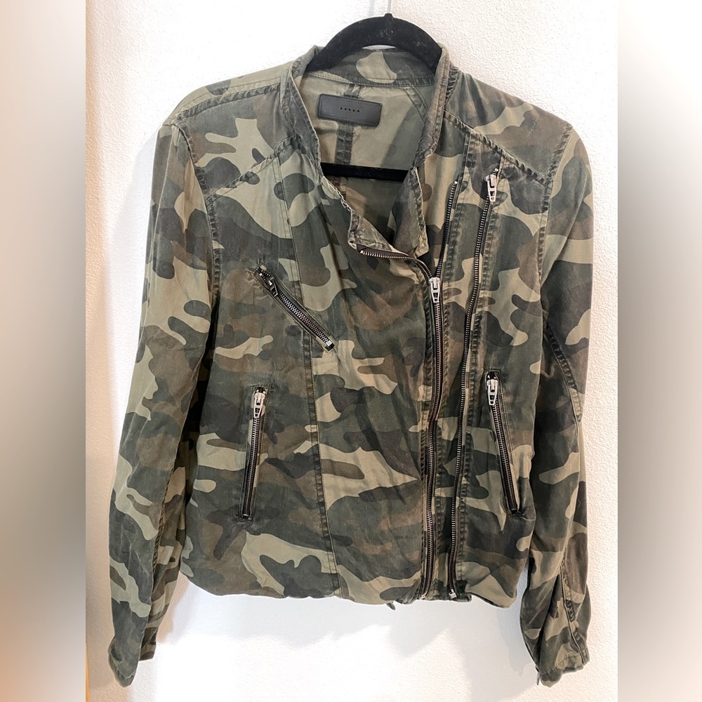 Blank Camo Jacket, size Medium